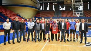 Predstavnici Grada i SC „Borik“ u posjeti košarkašima Borca